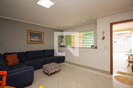 Sala de casa à venda com 3 quartos, 150m² em Vila Pereira Cerca, São Paulo