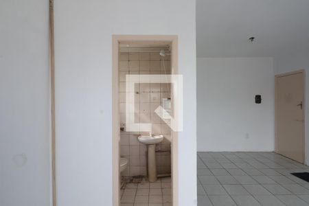 Banheiro de kitnet/studio para alugar com 1 quarto, 50m² em Mathias Velho, Canoas