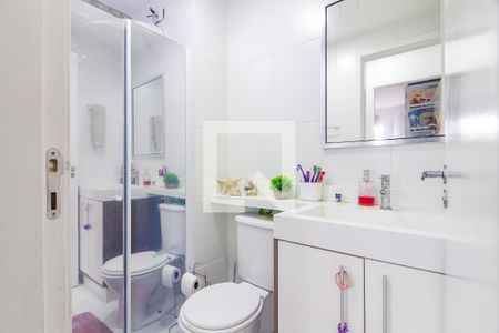 Banheiro de apartamento à venda com 2 quartos, 48m² em Jardim do Lago, São Paulo