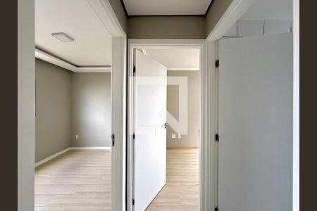 Corredor Quartos  de apartamento à venda com 2 quartos, 38m² em Jardim São Luís, São Paulo