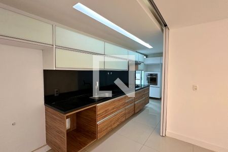 Apartamento à venda com 2 quartos, 117m² em Copacabana, Rio de Janeiro