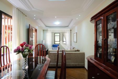 Sala de casa à venda com 4 quartos, 252m² em Jardim Textil, São Paulo