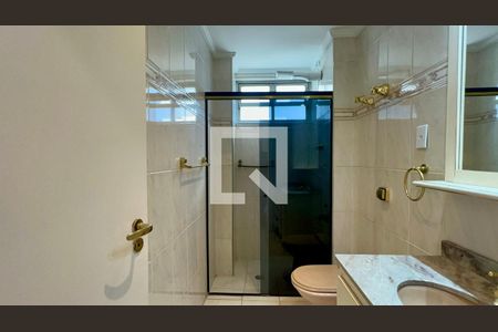 Banheiro de apartamento para alugar com 2 quartos, 55m² em Cerqueira César, São Paulo