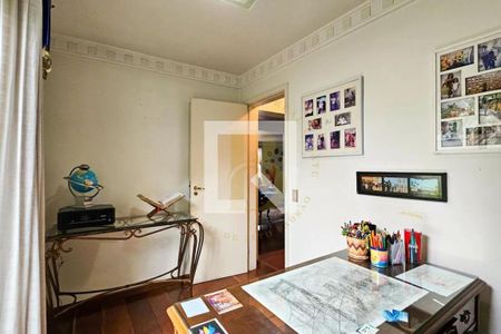 Casa para alugar com 6 quartos, 572m² em Jardim Marajoara, São Paulo