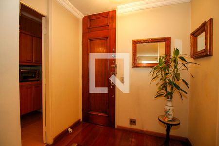 Hall de Entrada de apartamento à venda com 3 quartos, 135m² em Jardim Paulista, São Paulo