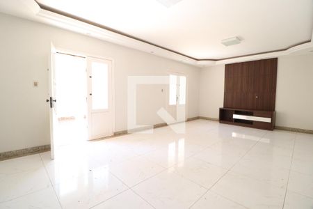 Sala de casa para alugar com 3 quartos, 220m² em Santa Mônica, Uberlândia