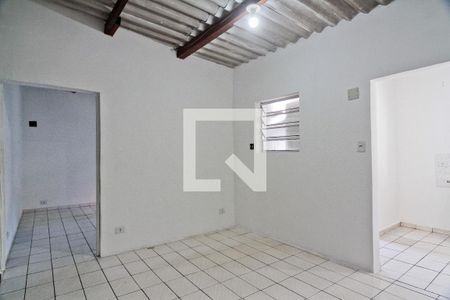 Sala de casa para alugar com 2 quartos, 50m² em Jardim Santa Monica, São Paulo