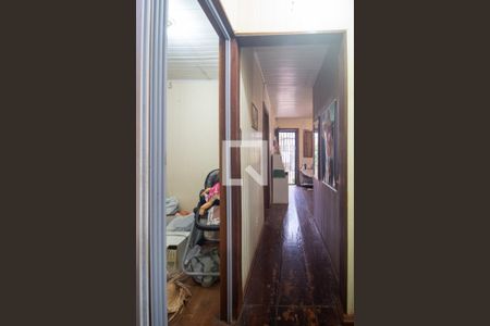 Corredor de casa à venda com 4 quartos, 180m² em Vila Nova, Porto Alegre