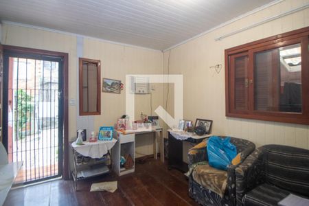 Sala de casa à venda com 4 quartos, 180m² em Vila Nova, Porto Alegre