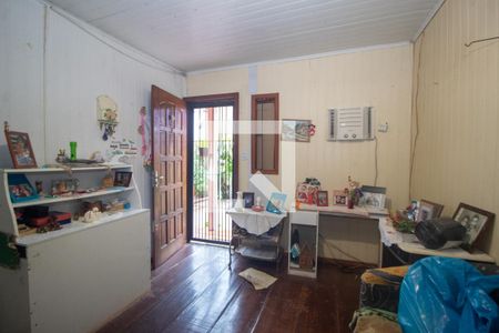 Sala de casa à venda com 4 quartos, 180m² em Vila Nova, Porto Alegre