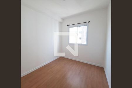 Quarto 2 de apartamento para alugar com 2 quartos, 44m² em Quitaúna, Osasco