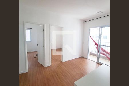 Sala de apartamento para alugar com 2 quartos, 44m² em Quitaúna, Osasco