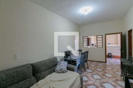 Casa à venda com 5 quartos, 209m² em Rio Branco, Belo Horizonte