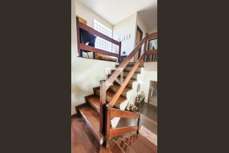 Escada de casa à venda com 5 quartos, 450m² em Cidade Universitária, Campinas