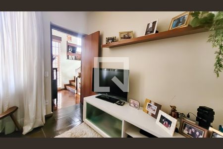 Sala TV de casa à venda com 5 quartos, 450m² em Cidade Universitária, Campinas