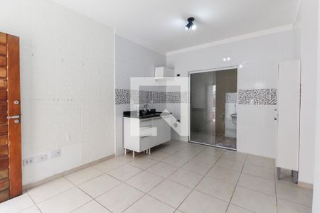 Sala de casa de condomínio para alugar com 2 quartos, 42m² em Parada Xv de Novembro, São Paulo