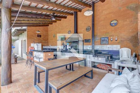 Casa à venda com 4 quartos, 460m² em Chácara Monte Alegre, São Paulo