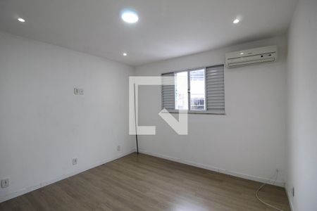 Quarto 1 de casa para alugar com 3 quartos, 120m² em Taquara, Rio de Janeiro