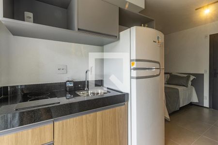 Cozinha de kitnet/studio para alugar com 1 quarto, 25m² em Indianópolis, São Paulo