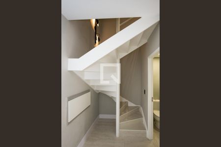 Escada de kitnet/studio para alugar com 1 quarto, 48m² em Vila Andrade, São Paulo