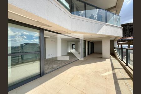 Varanda  de apartamento à venda com 4 quartos, 270m² em Chácara Santo Antônio (Zona Sul), São Paulo