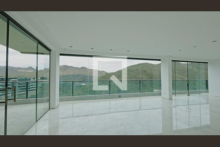 Sala de casa de condomínio à venda com 4 quartos, 380m² em Vale dos Cristais, Nova Lima