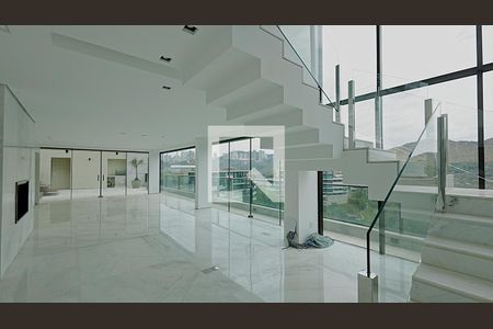 Sala de casa de condomínio à venda com 4 quartos, 380m² em Vale dos Cristais, Nova Lima