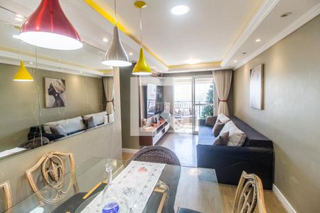 Sala  de apartamento à venda com 3 quartos, 76m² em Jardim Tupanci, Barueri