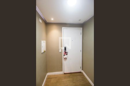 Entrada de apartamento à venda com 3 quartos, 76m² em Jardim Tupanci, Barueri