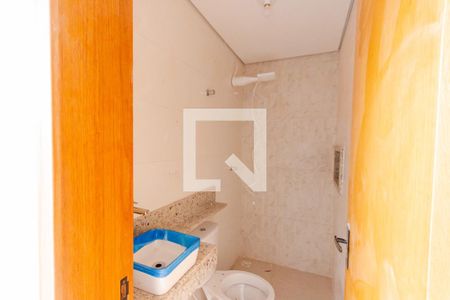 Banheiro de apartamento para alugar com 1 quarto, 24m² em Parque Jaçatuba, Santo André