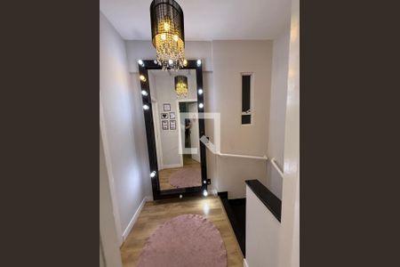 Corredor de casa de condomínio para alugar com 2 quartos, 115m² em Estuário, Santos