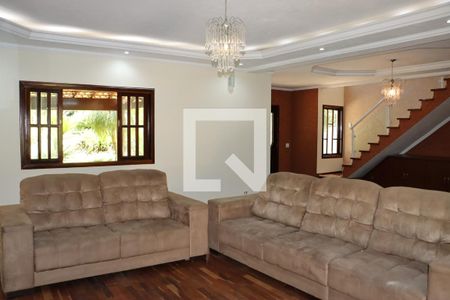 Sala de casa de condomínio para alugar com 5 quartos, 330m² em Jardim Indaia, Embu das Artes