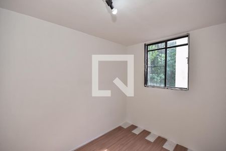 Quarto 1 de apartamento para alugar com 2 quartos, 51m² em Conjunto Promorar Raposo Tavares, São Paulo