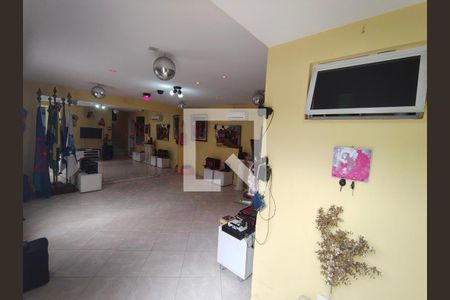 Sala de casa de condomínio para alugar com 1 quarto, 180m² em Freguesia (Jacarepaguá), Rio de Janeiro