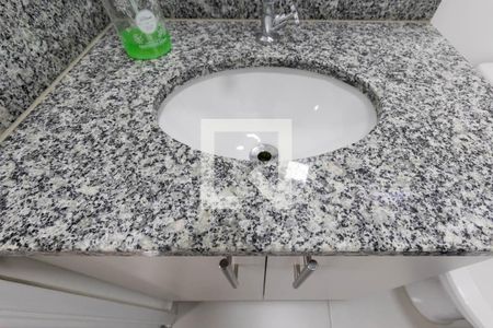 Banheiro de kitnet/studio para alugar com 1 quarto, 34m² em Consolação, São Paulo