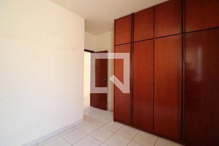 Quarto 1 de apartamento para alugar com 3 quartos, 90m² em Santa Mônica, Uberlândia