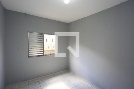 Quarto 1 de apartamento para alugar com 2 quartos, 55m² em Parque Pinheiros, Taboão da Serra