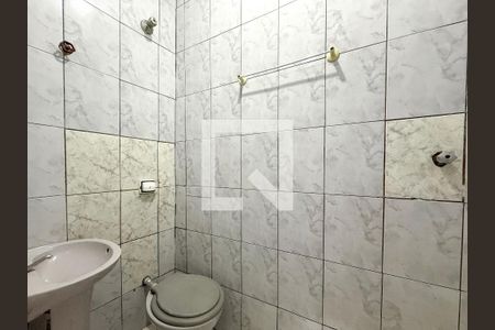 Banheiro de casa para alugar com 1 quarto, 40m² em Vila Caraguata, São Paulo