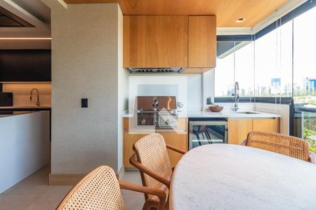 Sala de apartamento para alugar com 2 quartos, 112m² em Empresarial 18 do Forte, Barueri