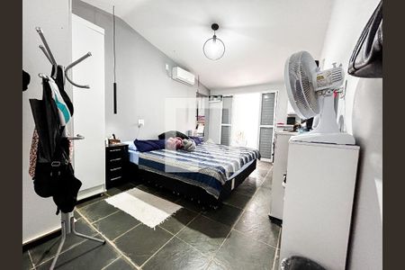 Suíte de casa à venda com 3 quartos, 196m² em Chácara Flora, São Paulo