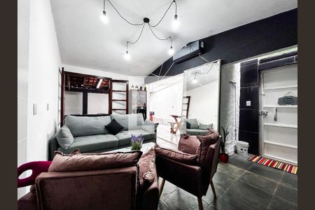 Sala de casa à venda com 4 quartos, 196m² em Chácara Flora, São Paulo