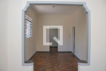 Sala de casa à venda com 5 quartos, 128m² em Santa Efigênia, Belo Horizonte