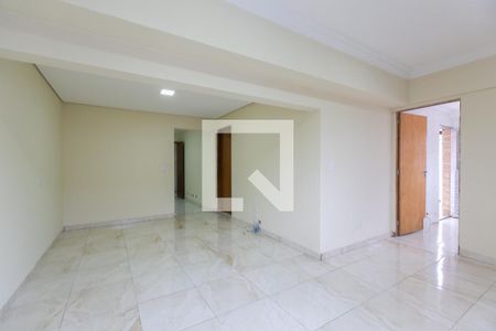 Sala 2 de casa para alugar com 3 quartos, 130m² em Vila Taquari, São Paulo