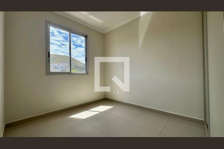 Quarto 2 de apartamento para alugar com 3 quartos, 80m² em Buritis, Belo Horizonte