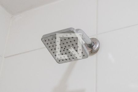 Banheiro de apartamento para alugar com 2 quartos, 42m² em Parque Maria Helena, São Paulo