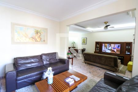 Casa à venda com 4 quartos, 250m² em Vila Congonhas, São Paulo