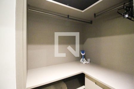 Closet de kitnet/studio à venda com 1 quarto, 30m² em Vila Olímpia, São Paulo