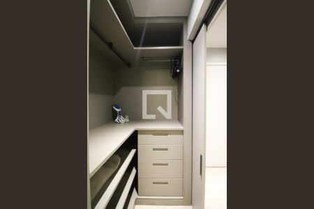 Closet de kitnet/studio à venda com 1 quarto, 30m² em Vila Olímpia, São Paulo