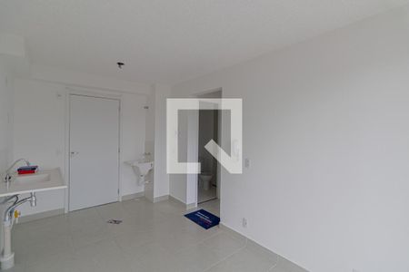 Sala/Cozinha de apartamento para alugar com 2 quartos, 35m² em Vila Carmosina, São Paulo