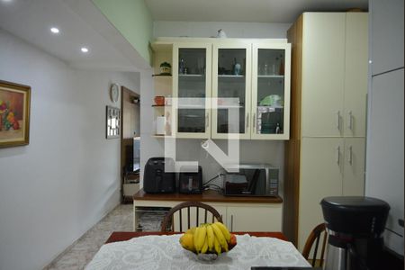 Casa à venda com 3 quartos, 160m² em Jardim Marek, Santo André